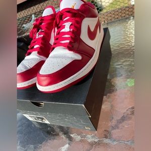 Men’s Air Jordan 1 Low “ Cardinal Red/Light Curry-White “